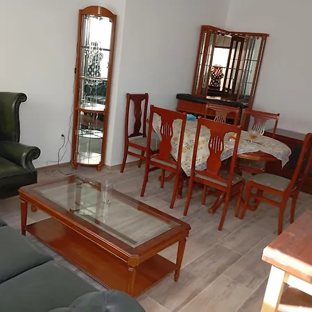 Monkey Americas Apartment *